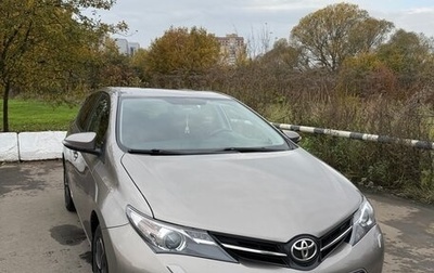 Toyota Auris II, 2013 год, 1 350 000 рублей, 1 фотография