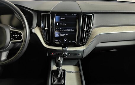 Volvo XC60 II, 2018 год, 2 597 000 рублей, 10 фотография