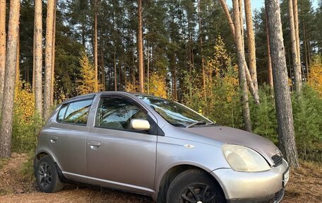 Toyota Vitz, 2001 год, 300 000 рублей, 2 фотография
