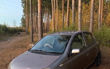 Toyota Vitz, 2001 год, 300 000 рублей, 4 фотография