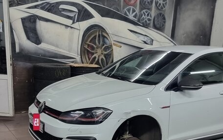 Volkswagen Golf GTI VII, 2019 год, 2 399 999 рублей, 13 фотография