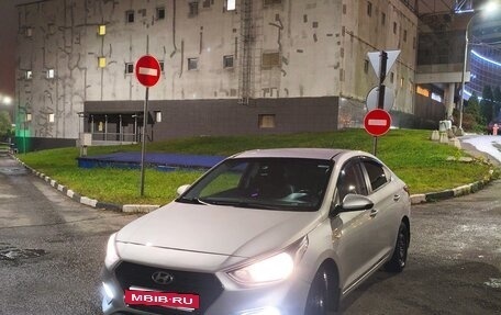 Hyundai Solaris II рестайлинг, 2017 год, 860 000 рублей, 2 фотография