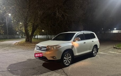 Toyota Highlander III, 2013 год, 1 761 000 рублей, 1 фотография