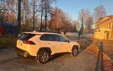 Toyota RAV4, 2021 год, 4 200 000 рублей, 2 фотография