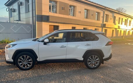 Toyota RAV4, 2021 год, 4 200 000 рублей, 1 фотография