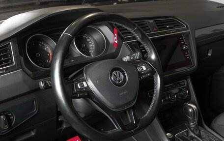 Volkswagen Tiguan II, 2019 год, 2 150 000 рублей, 3 фотография