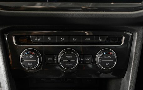 Volkswagen Tiguan II, 2019 год, 2 150 000 рублей, 14 фотография