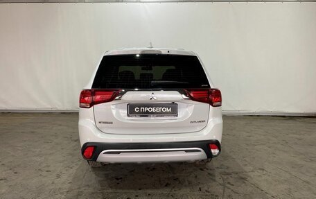 Mitsubishi Outlander III рестайлинг 3, 2018 год, 2 150 000 рублей, 5 фотография