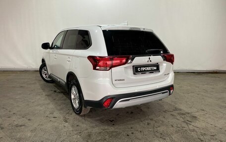 Mitsubishi Outlander III рестайлинг 3, 2018 год, 2 150 000 рублей, 4 фотография