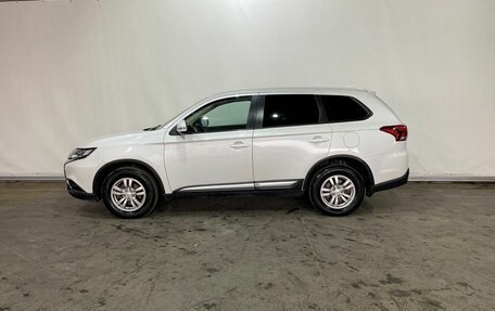 Mitsubishi Outlander III рестайлинг 3, 2018 год, 2 150 000 рублей, 7 фотография