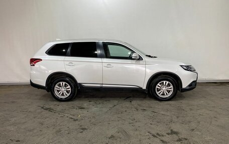 Mitsubishi Outlander III рестайлинг 3, 2018 год, 2 150 000 рублей, 8 фотография