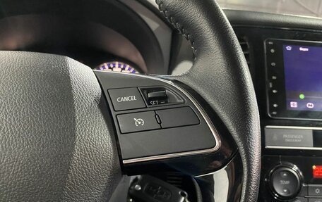 Mitsubishi Outlander III рестайлинг 3, 2018 год, 2 150 000 рублей, 16 фотография