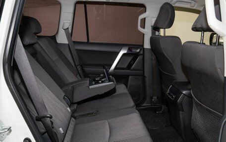 Toyota Land Cruiser Prado 150 рестайлинг 2, 2021 год, 5 410 000 рублей, 9 фотография