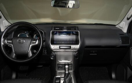 Toyota Land Cruiser Prado 150 рестайлинг 2, 2021 год, 5 410 000 рублей, 7 фотография