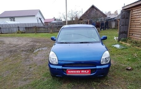 Daihatsu Sirion, 2001 год, 100 000 рублей, 1 фотография