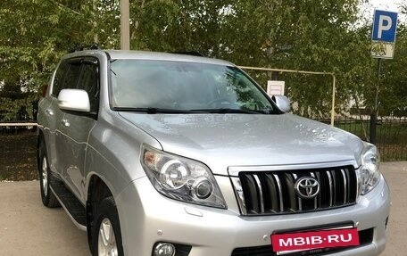 Toyota Land Cruiser Prado 150 рестайлинг 2, 2013 год, 2 750 000 рублей, 6 фотография