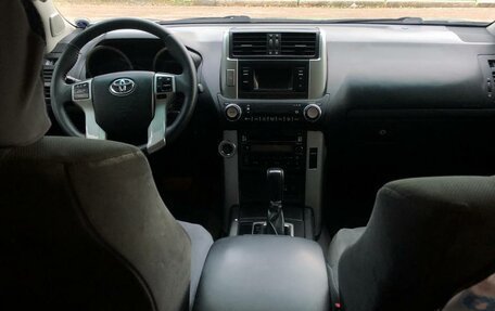 Toyota Land Cruiser Prado 150 рестайлинг 2, 2013 год, 2 750 000 рублей, 11 фотография