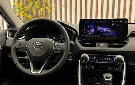 Toyota RAV4, 2024 год, 4 200 000 рублей, 7 фотография