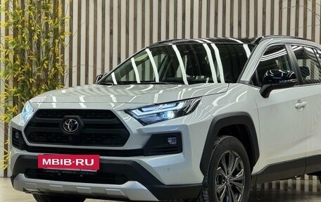 Toyota RAV4, 2024 год, 4 200 000 рублей, 3 фотография
