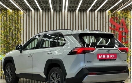 Toyota RAV4, 2024 год, 4 200 000 рублей, 4 фотография