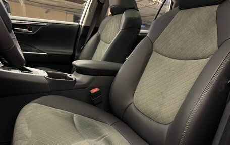 Toyota RAV4, 2024 год, 4 200 000 рублей, 21 фотография