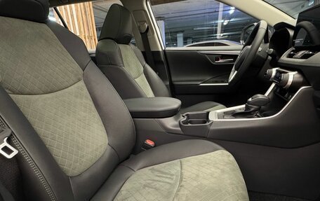 Toyota RAV4, 2024 год, 4 200 000 рублей, 27 фотография