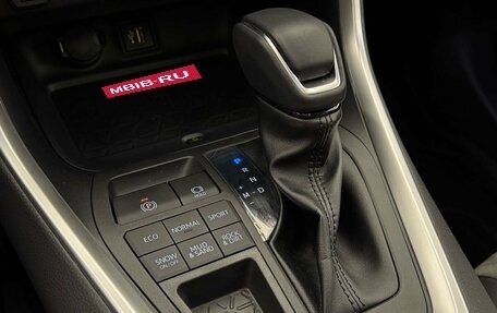 Toyota RAV4, 2024 год, 4 200 000 рублей, 18 фотография