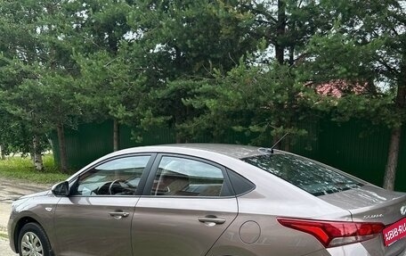 Hyundai Solaris II рестайлинг, 2018 год, 1 350 000 рублей, 1 фотография