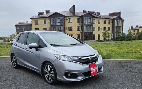 Honda Fit III, 2017 год, 1 580 000 рублей, 2 фотография