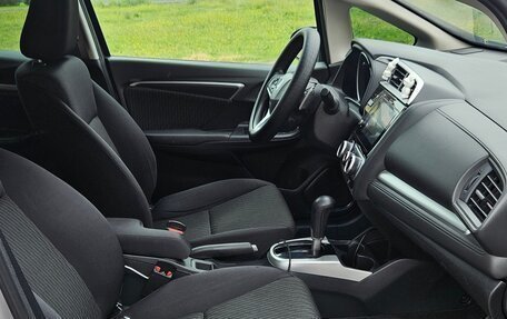 Honda Fit III, 2017 год, 1 580 000 рублей, 10 фотография