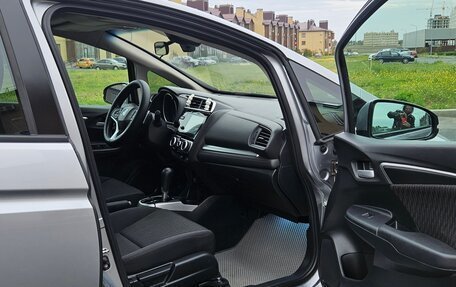 Honda Fit III, 2017 год, 1 580 000 рублей, 9 фотография