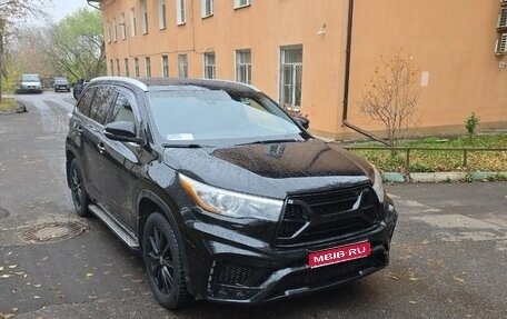 Toyota Highlander III, 2015 год, 2 679 000 рублей, 1 фотография