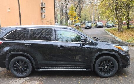 Toyota Highlander III, 2015 год, 2 679 000 рублей, 2 фотография