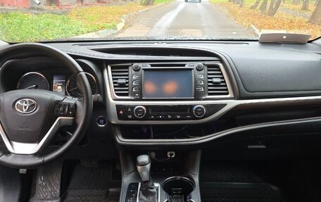 Toyota Highlander III, 2015 год, 2 679 000 рублей, 9 фотография