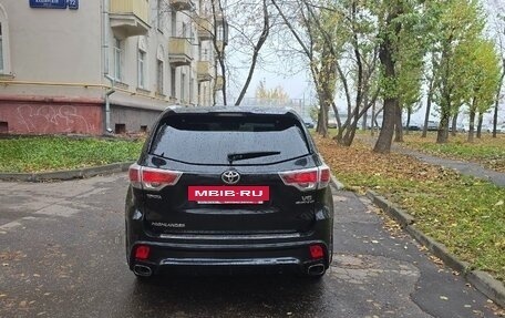 Toyota Highlander III, 2015 год, 2 679 000 рублей, 3 фотография