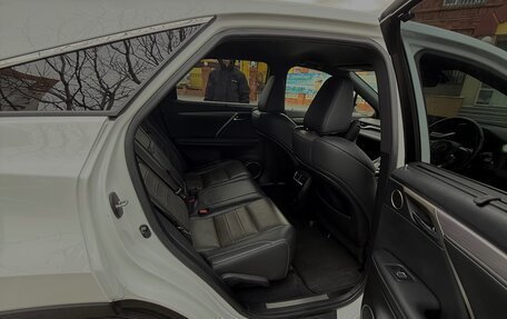 Lexus RX IV рестайлинг, 2018 год, 4 300 000 рублей, 10 фотография