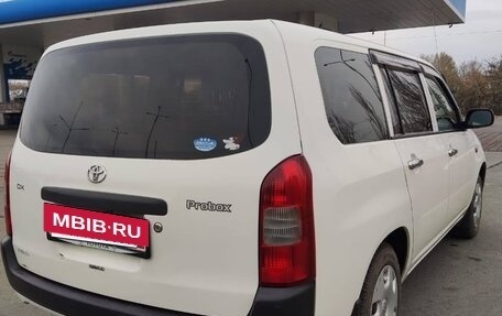 Toyota Probox I, 2010 год, 600 000 рублей, 3 фотография