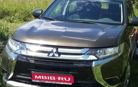 Mitsubishi Outlander III рестайлинг 3, 2015 год, 1 530 000 рублей, 1 фотография