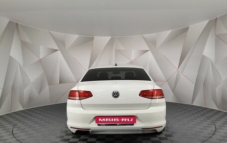 Volkswagen Passat B8 рестайлинг, 2017 год, 1 735 000 рублей, 8 фотография