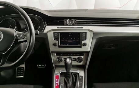 Volkswagen Passat B8 рестайлинг, 2017 год, 1 735 000 рублей, 11 фотография