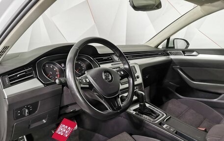 Volkswagen Passat B8 рестайлинг, 2017 год, 1 735 000 рублей, 14 фотография