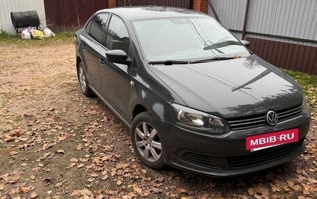 Volkswagen Polo VI (EU Market), 2011 год, 700 000 рублей, 3 фотография
