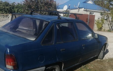 Opel Kadett E рестайлинг, 1986 год, 90 000 рублей, 4 фотография