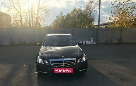 Mercedes-Benz E-Класс, 2012 год, 1 900 000 рублей, 2 фотография