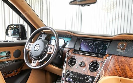 Rolls-Royce Cullinan, 2019 год, 30 900 000 рублей, 9 фотография