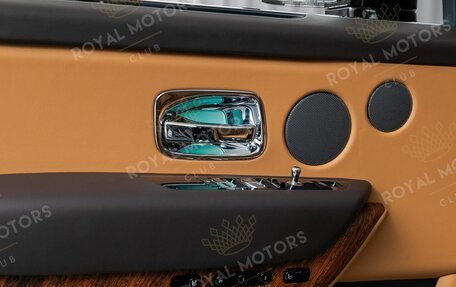 Rolls-Royce Cullinan, 2019 год, 30 900 000 рублей, 14 фотография