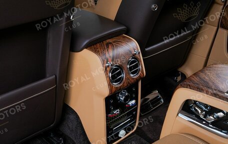 Rolls-Royce Cullinan, 2019 год, 30 900 000 рублей, 22 фотография