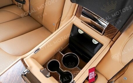 Rolls-Royce Cullinan, 2019 год, 30 900 000 рублей, 19 фотография