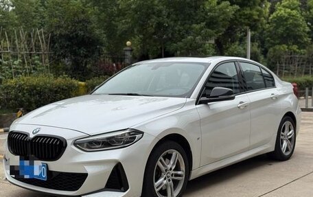 BMW 1 серия, 2022 год, 1 823 000 рублей, 1 фотография