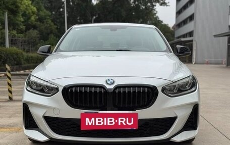 BMW 1 серия, 2022 год, 1 823 000 рублей, 2 фотография